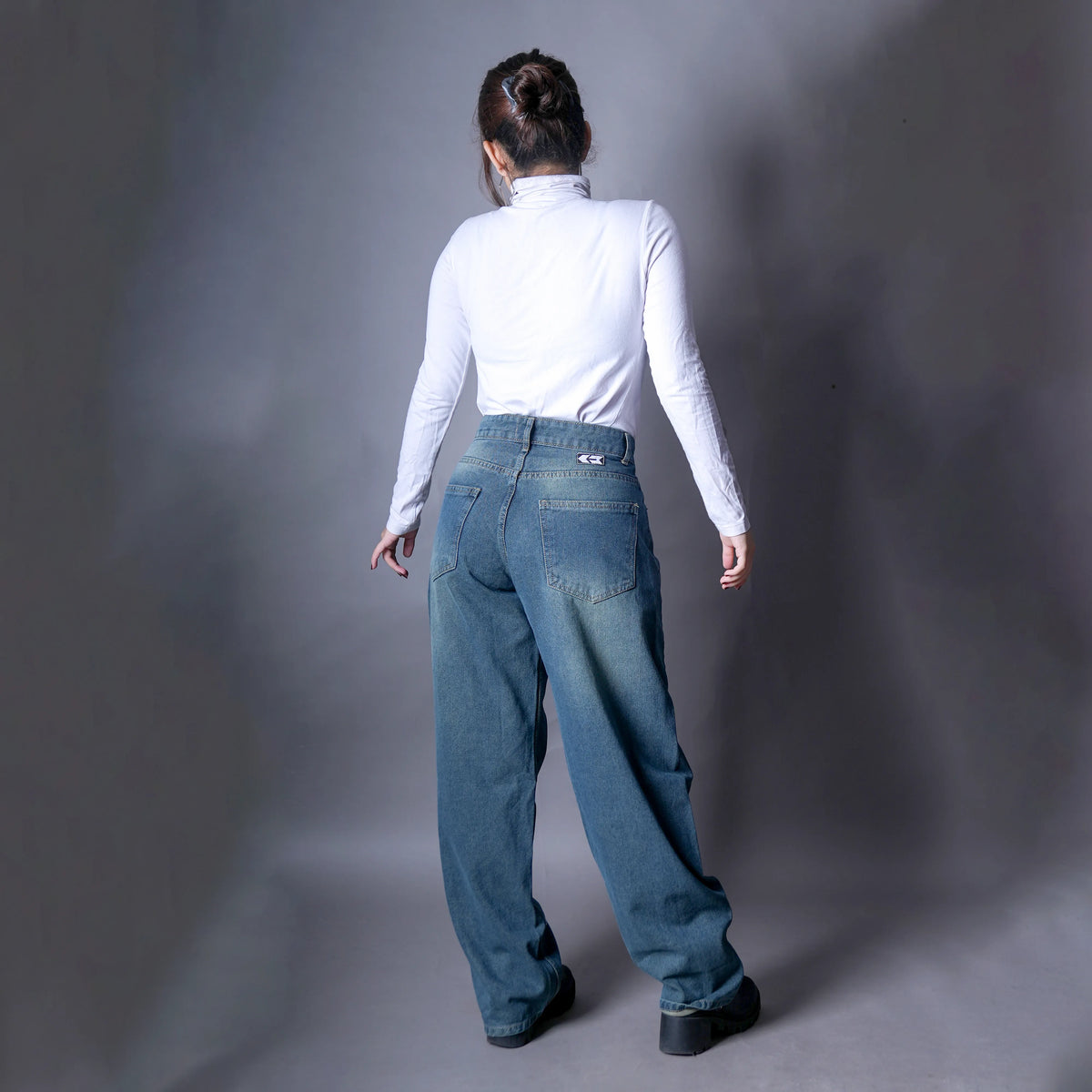Bella Barrel Fit Jeans