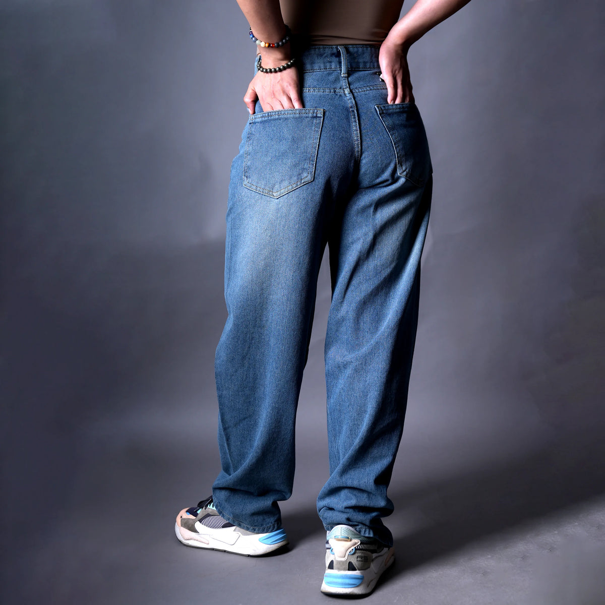 Bella Barrel Fit Jeans